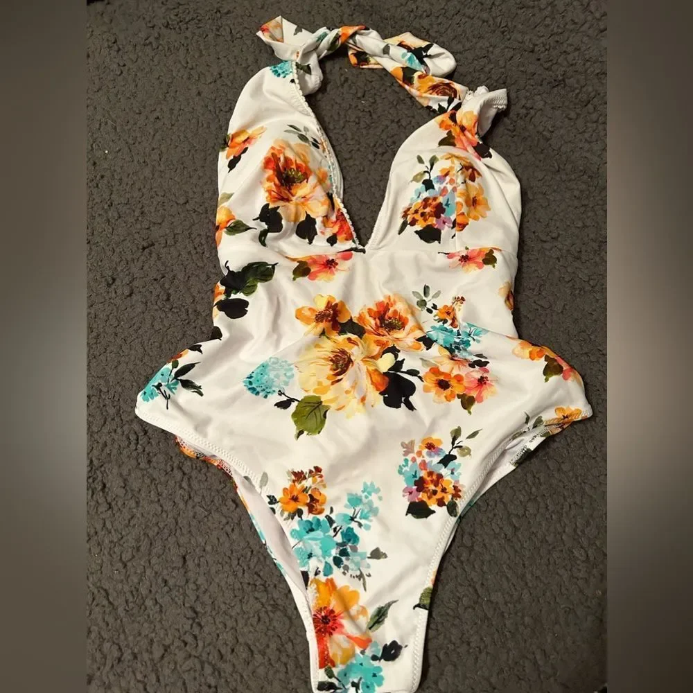 COPY - Floral halter top one piece swimsuit - Picture 2 of 3
